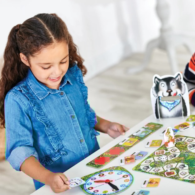 Orchard Toys Cén T-Am É A Mhac Tire? -What's The Time Mr. Wolf? - Irish Version