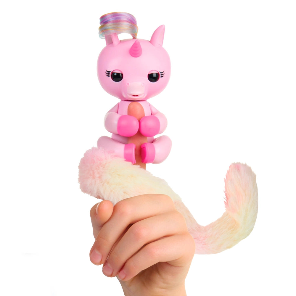 Fingerlings Snuggle Tails Unicorn - Evie