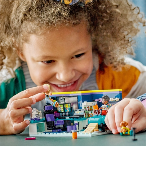 LEGO® Friends Nova's Room 41755