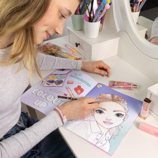 Topmodel Colouring Book Beauty Fun
