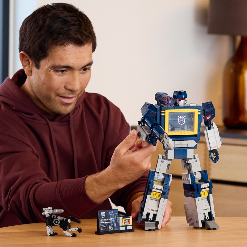 Lego Icons Transformers: Soundwave Model Kit 10358