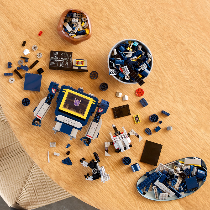 Lego Icons Transformers: Soundwave Model Kit 10358