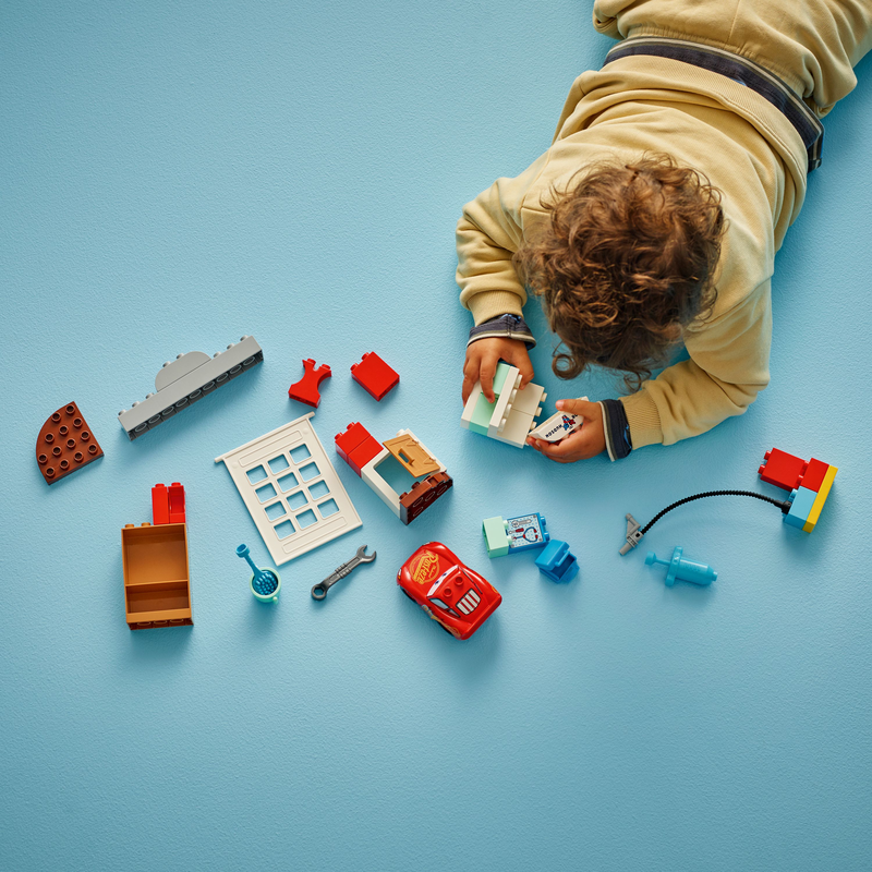 Lego® Duplo® ¦ Disney And Pixar Cars Mcqueen’s Visit To Doc’s Garage 10456