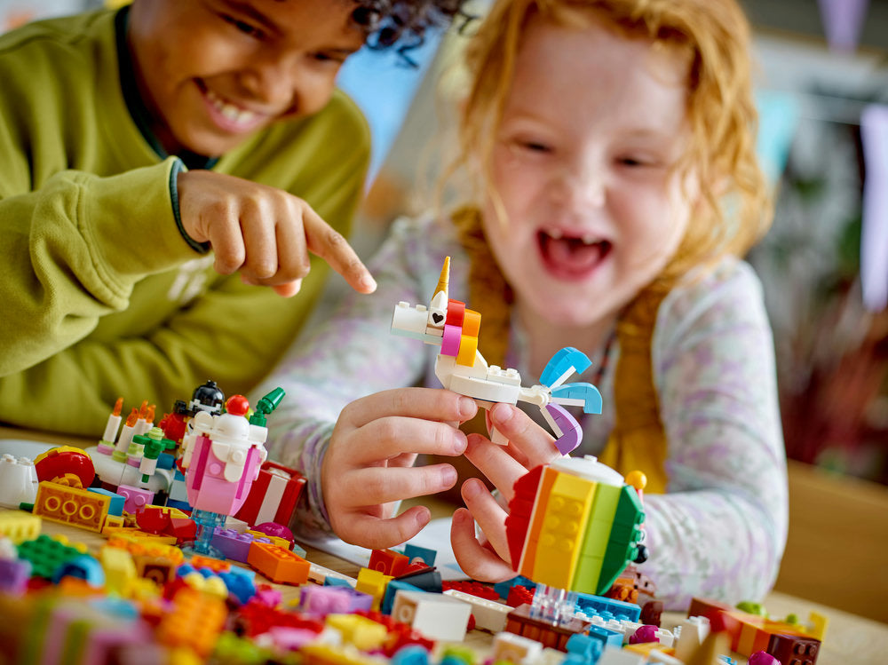 Lego® Classic Creative Party Box 11029 Building Toy Set (900 Pieces)
