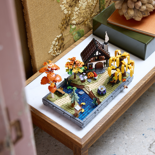 Lego® Icons Autumn Cottage Garden Model Building Kit 11372