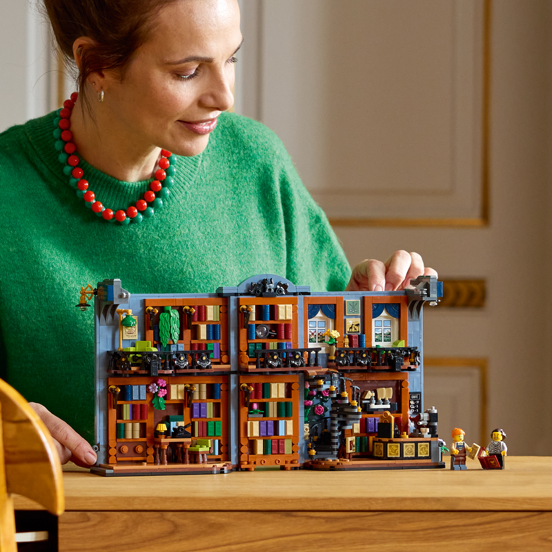 Lego Icons Bookshop: Book Nook Building Set 11379