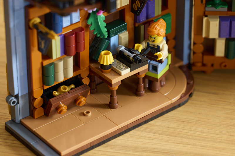 Lego Icons Bookshop: Book Nook Building Set 11379