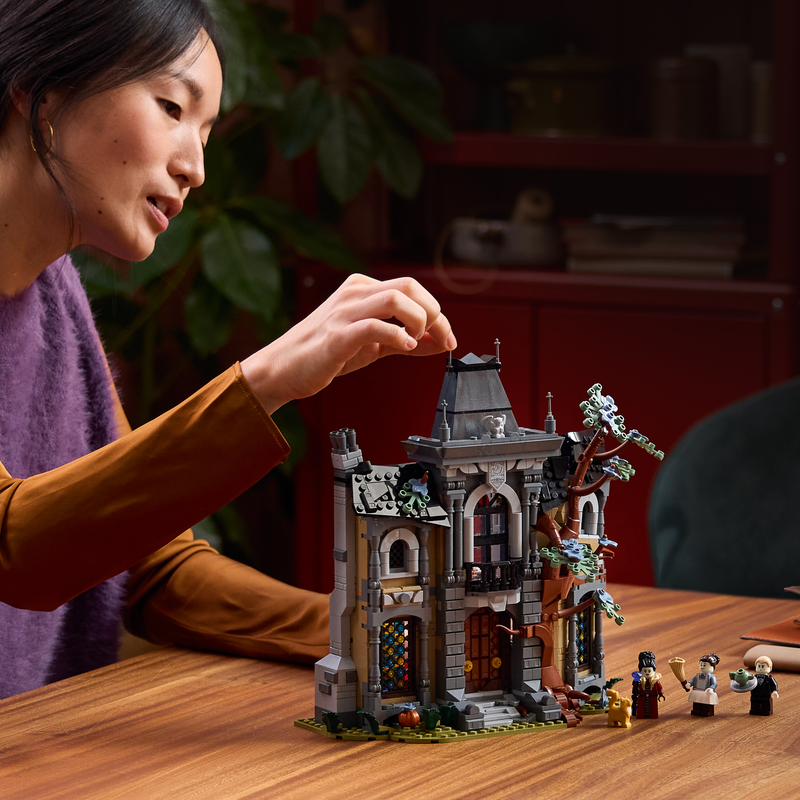 Lego Icons Mayor Manor - House Model Kit 11383
