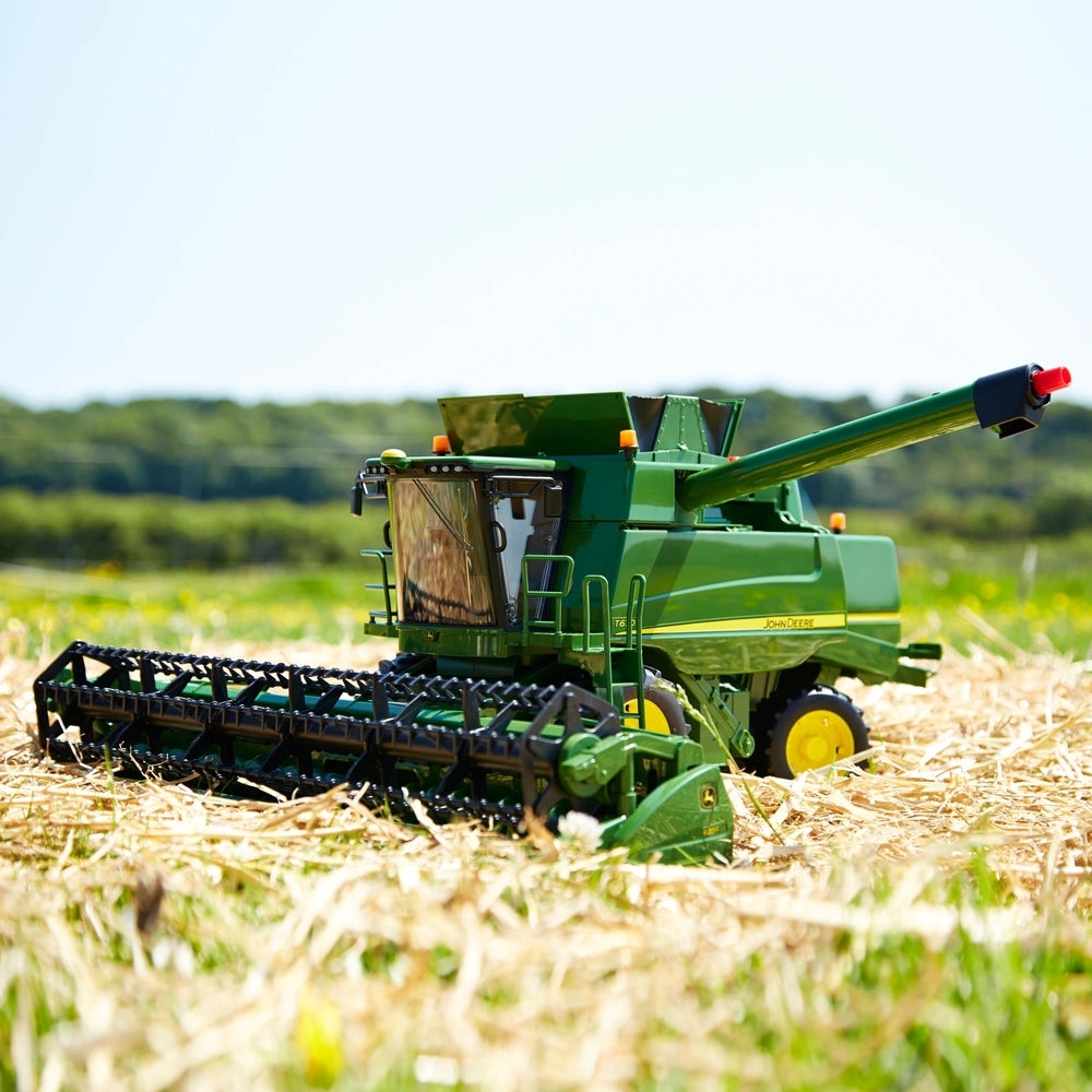 Bruder 1:16 John Deere Combine Harvester T670I
