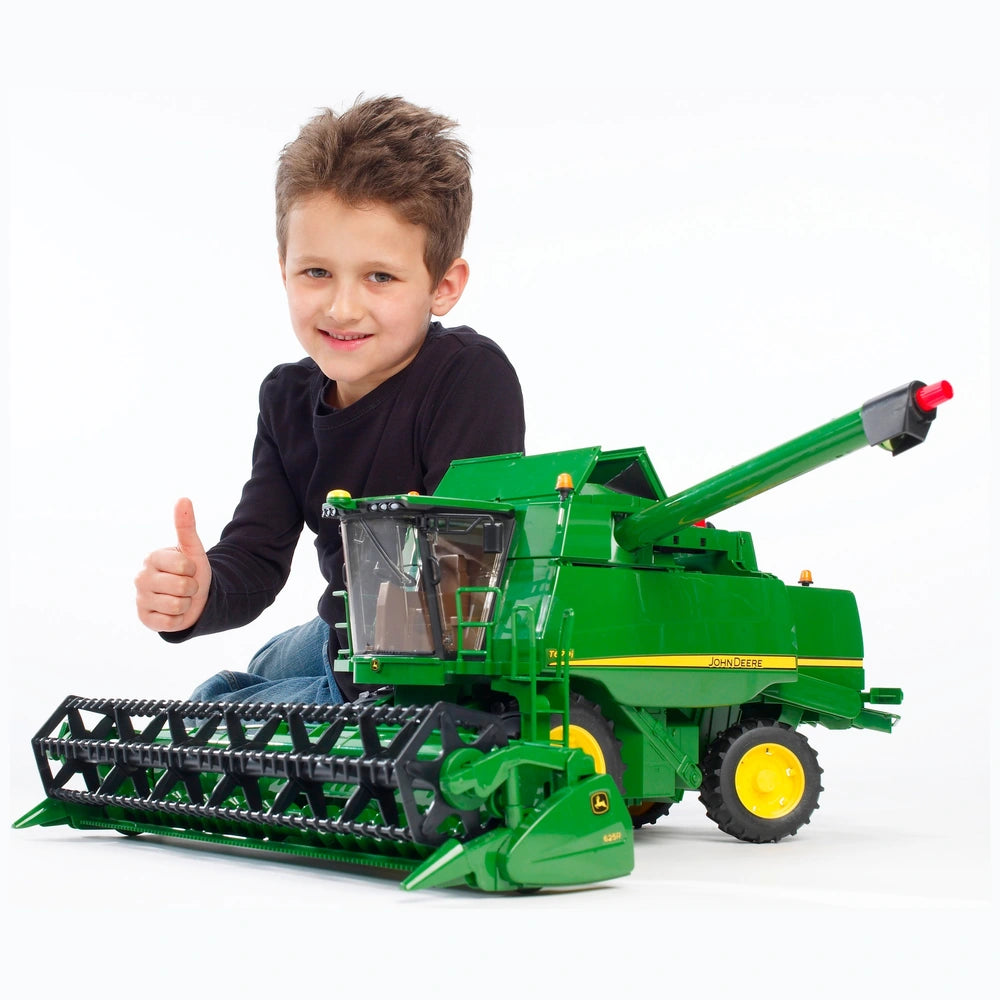 Bruder 1:16 John Deere Combine Harvester T670I