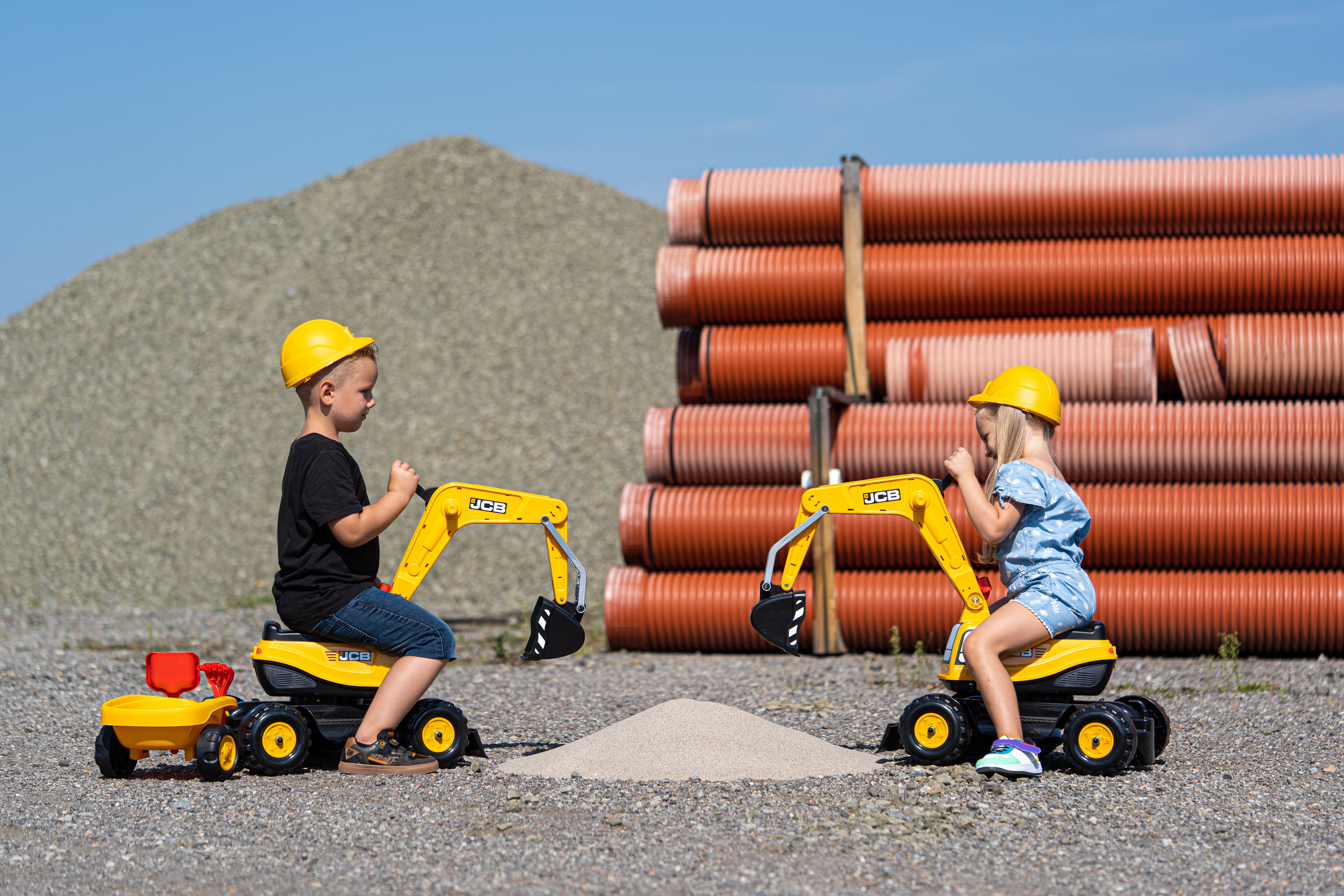 Jcb Excavator With Opening Seat And Helmet Included