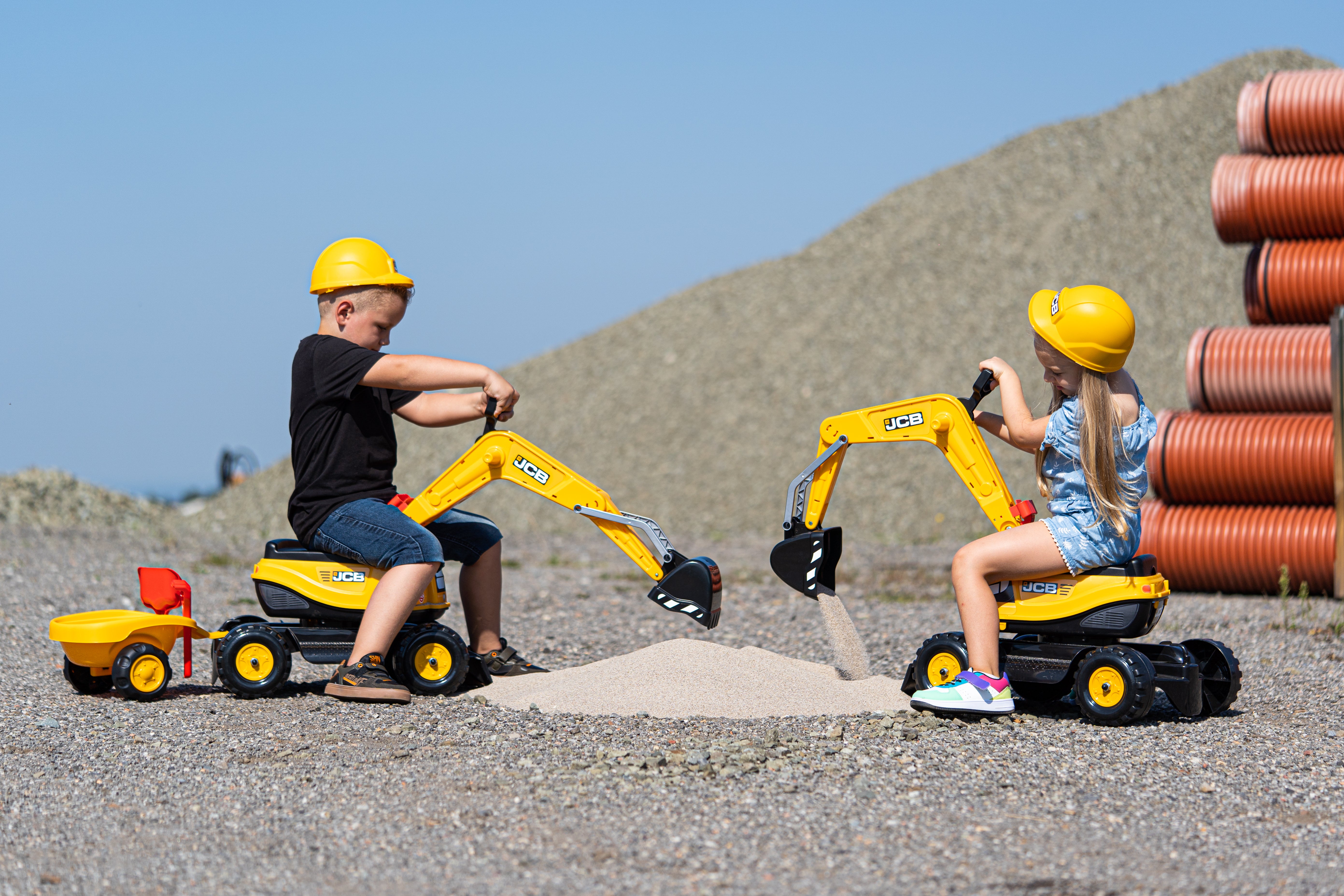 Jcb Excavator With Opening Seat And Helmet Included