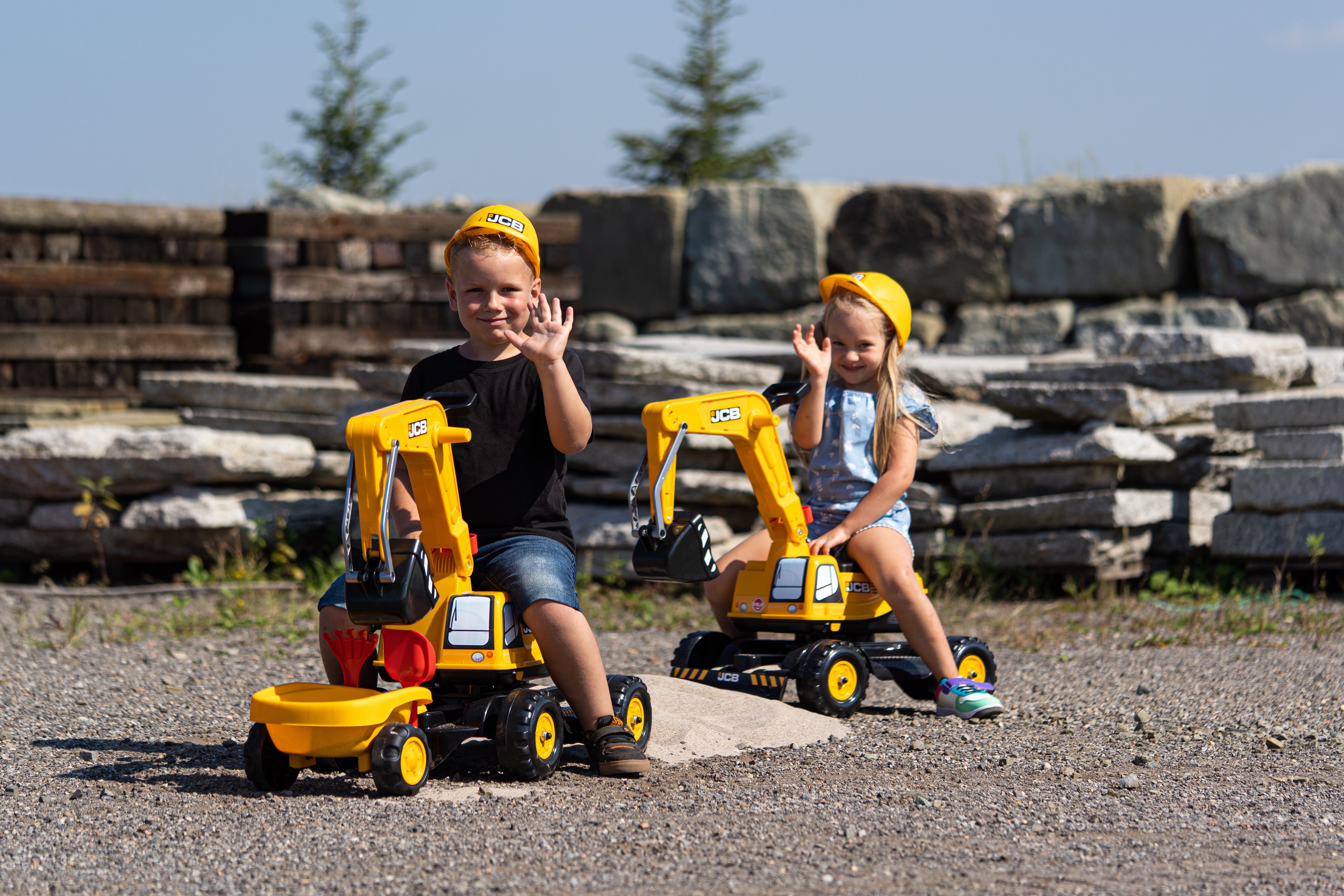 Jcb Excavator With Opening Seat And Helmet Included