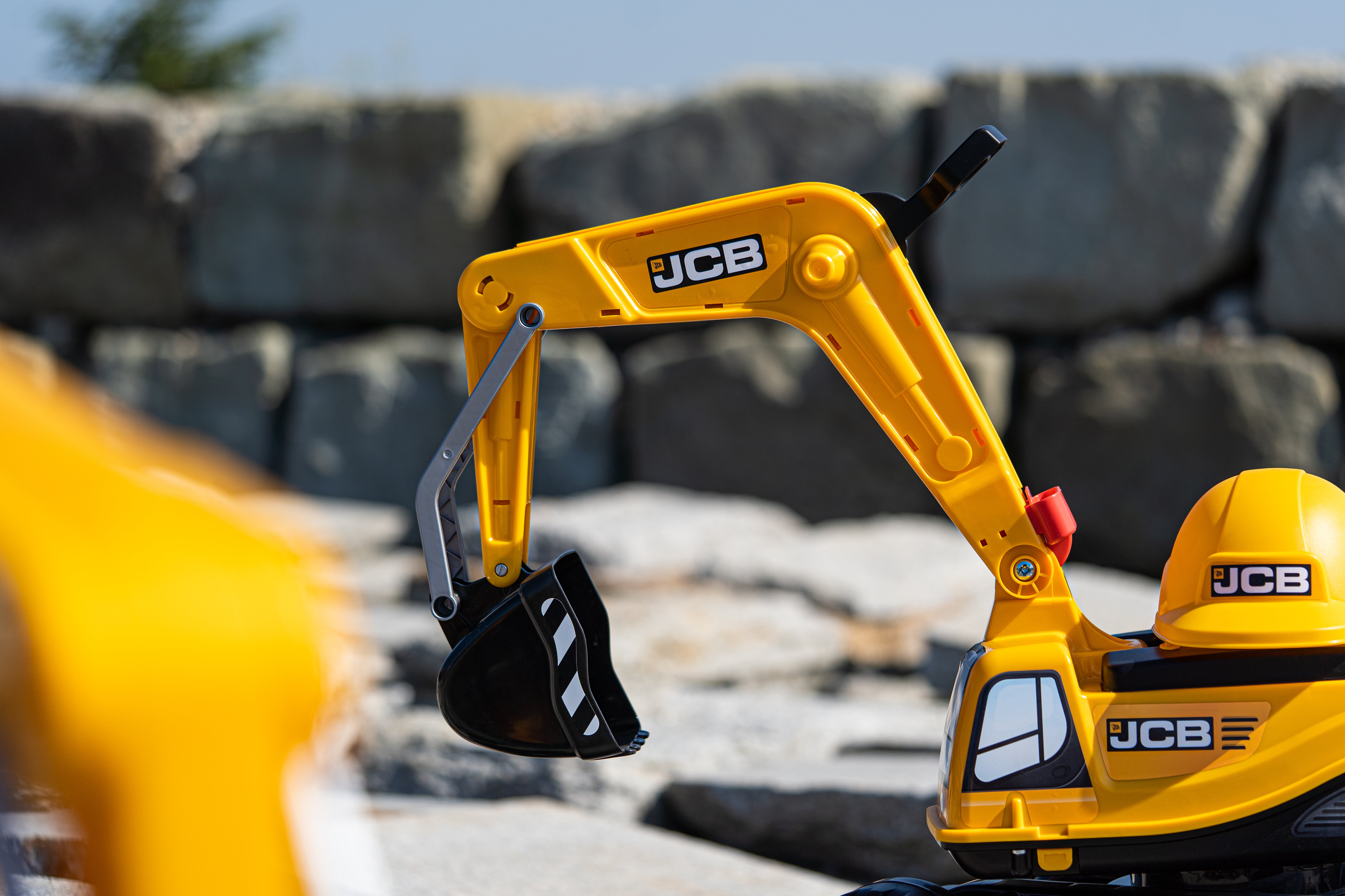 Jcb Excavator With Opening Seat And Helmet Included