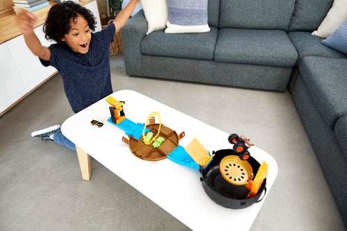 Hot Wheels Monster Trucks Stunt Tyre Play Set