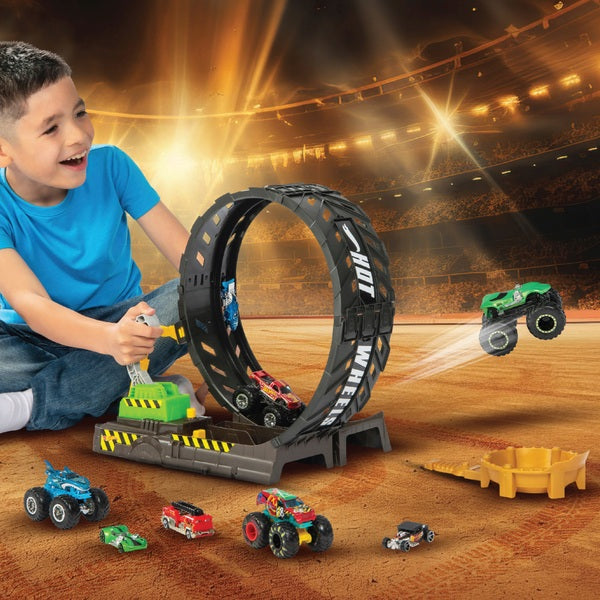 Hot Wheels Monster Trucks Epic Loop Challenge Playset + 8 Vehicles