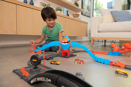Hot Wheels City Wreck & Ride Gorilla Attack Playset And Vehicle