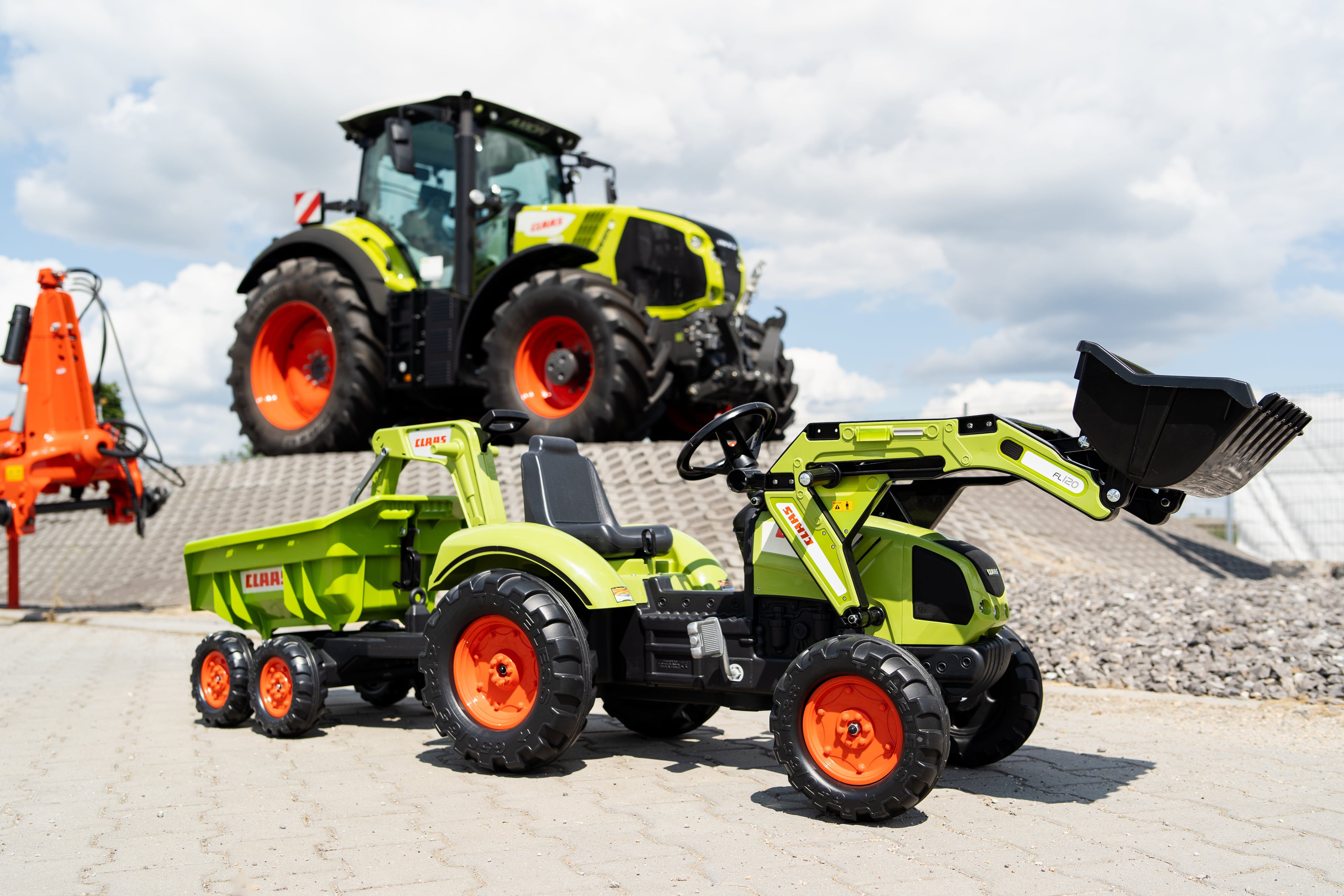 Claas Backhoe With Excavator And Maxi Tilt Trailer