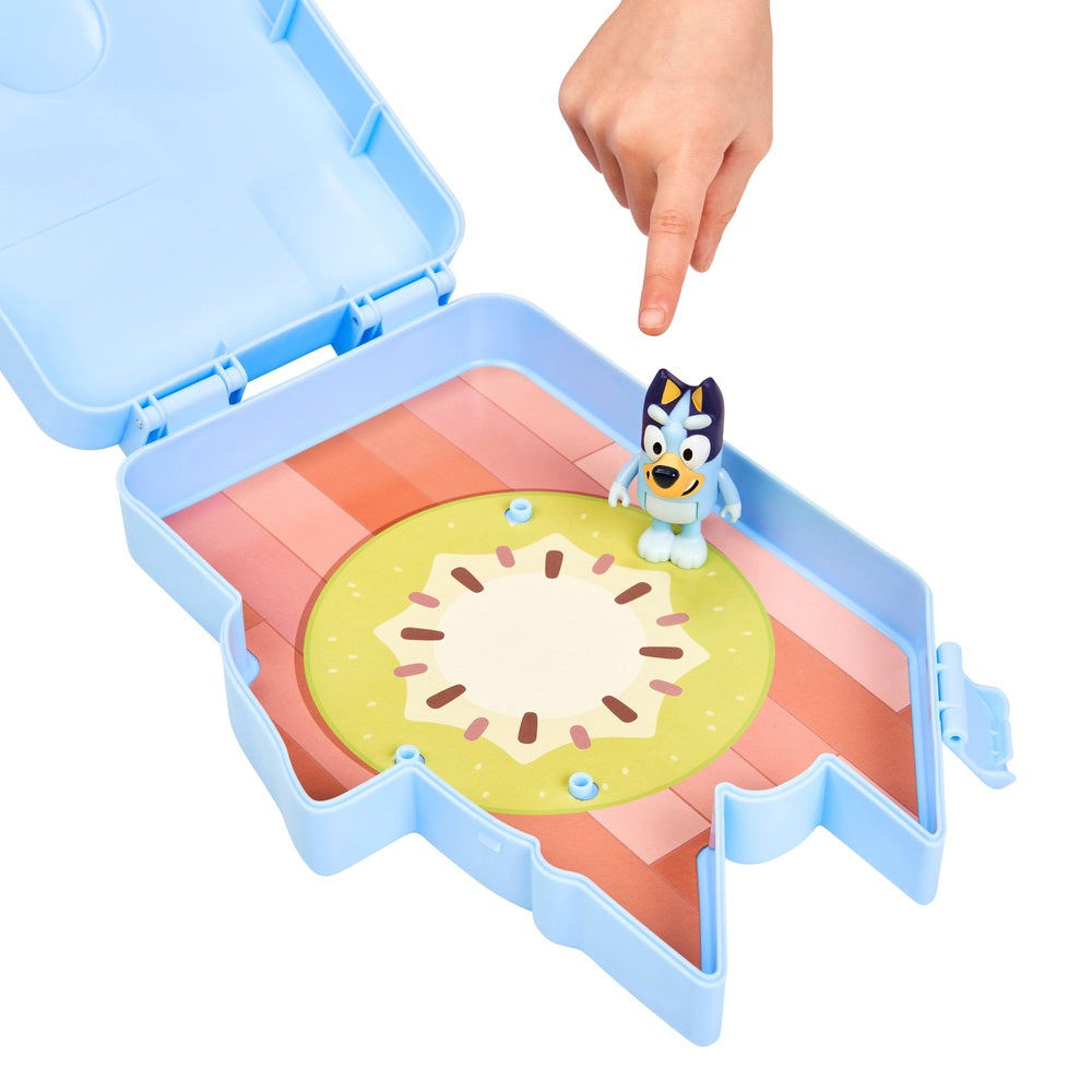 Bluey's Ultimate Play And Go Collector Case Playset