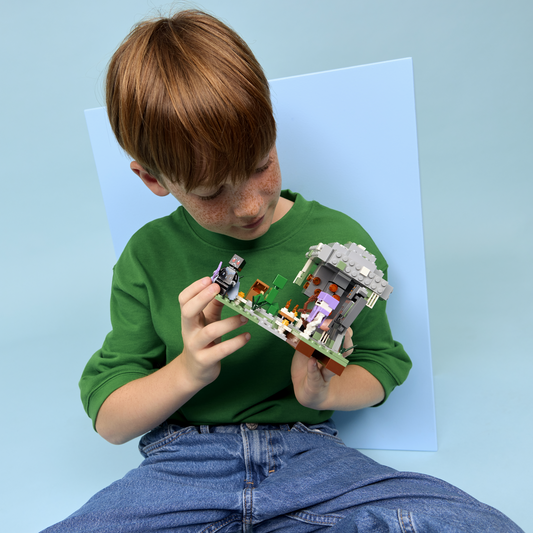 Lego® Minecraft® The Pale Garden 21586