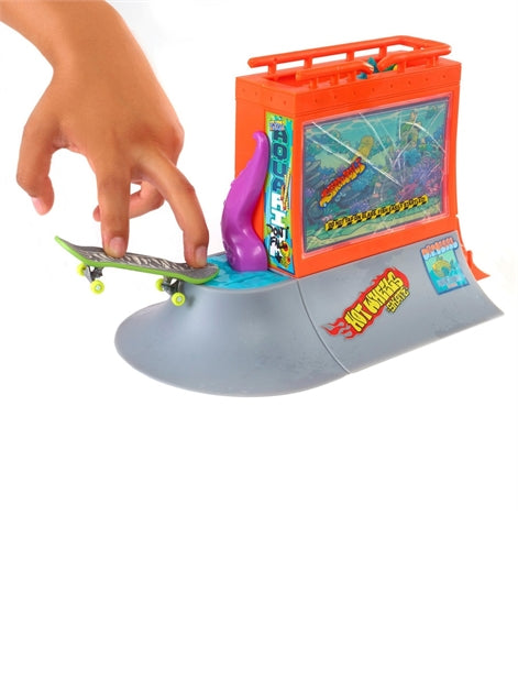 Hot Wheels Skate Aquarium Skatepark Set