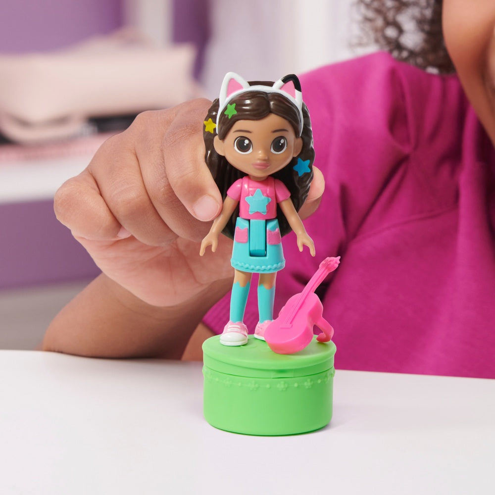 Gabby’s Dollhouse Dance Party Theme Figure Set With A Gabby Doll Figure
