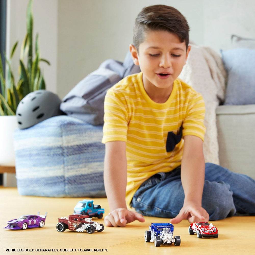 Hot Wheels Pull-Back Speeders Diecast Vehicle Assortment
