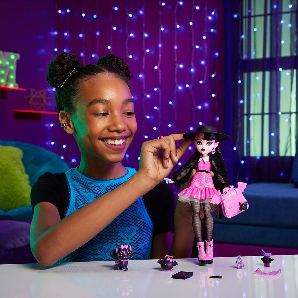 Monster High Draculaura Doll With Pet & Accessories