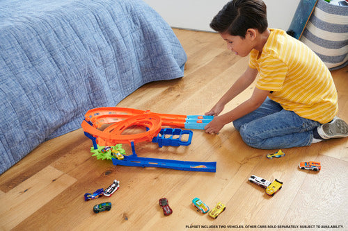 Hot Wheels Whip Around Raceway Track Playset