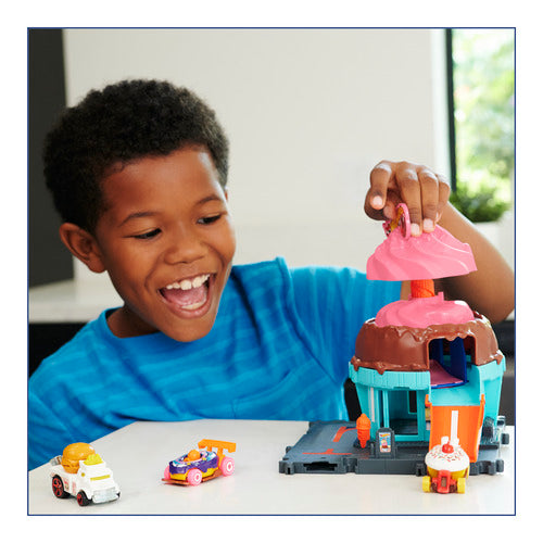 Hot Wheels City Let's Race Netflix - Downtown Ice Cream Swirl Playset