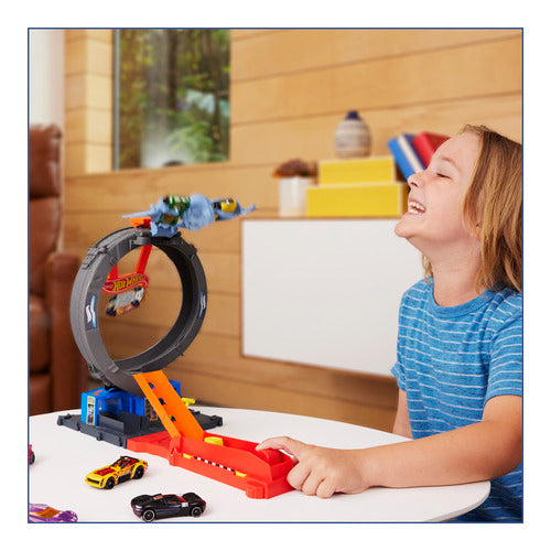 Hot Wheels City Let's Race Netflix - Bat Loop Attack Set