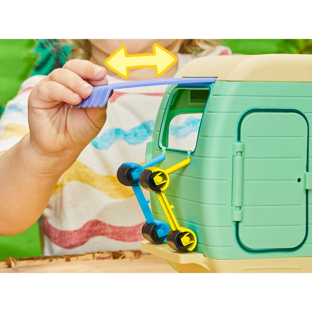 Peppa Pig Peppa's Caravan Playset With 3 Figures