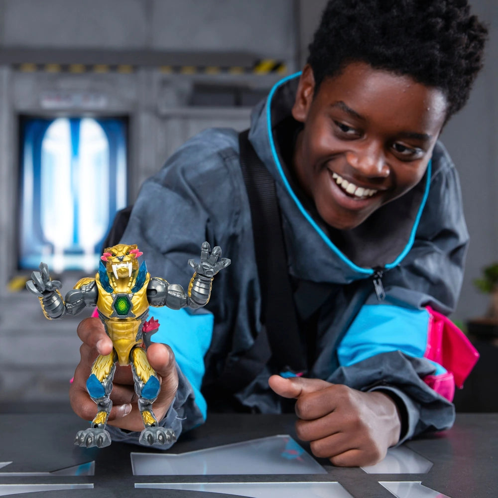 Mrbeast Lab Mutators: Mutation Chamber Golden Panther Action Figure