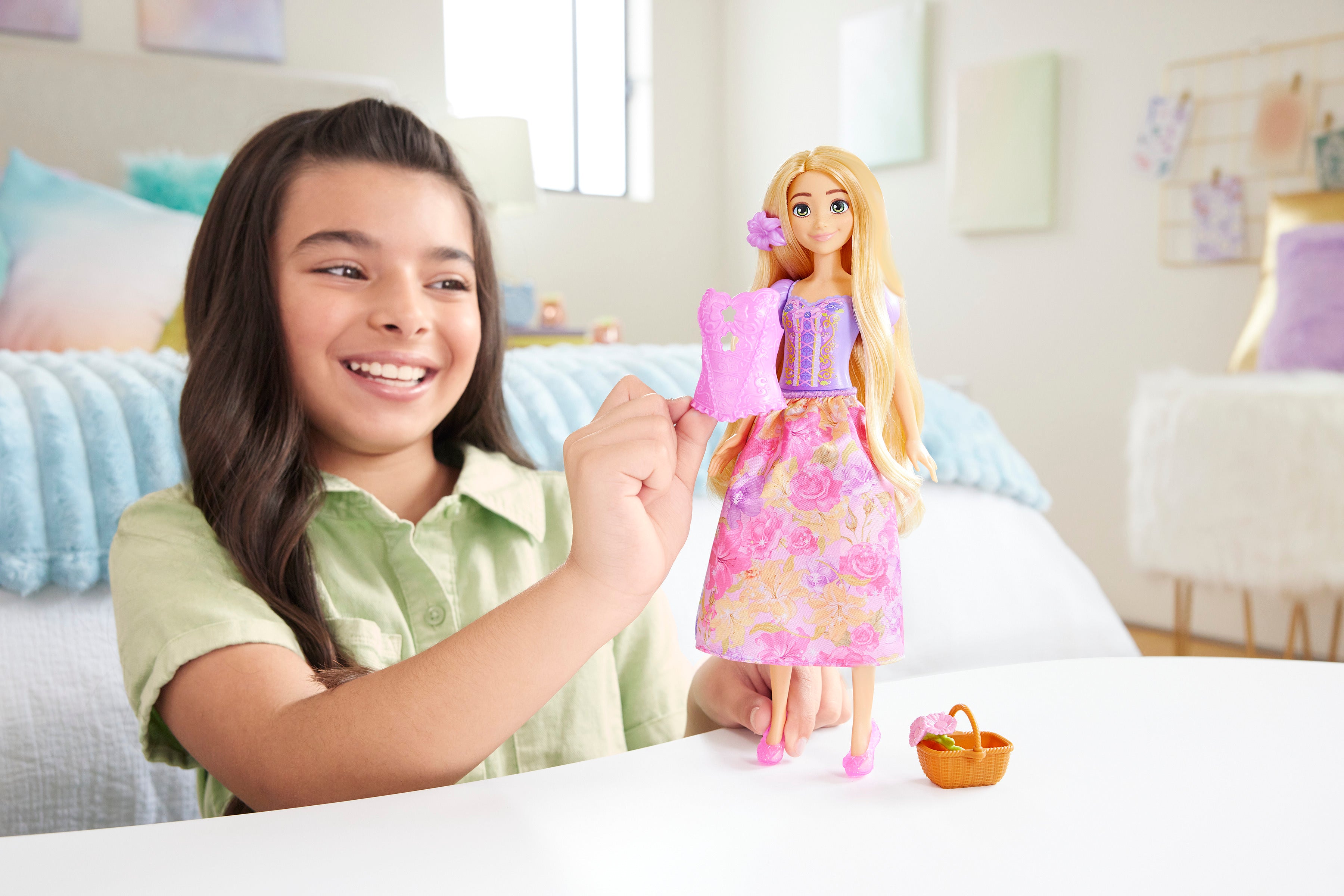 Disney Princess Spin & Reveal Rapunzel Doll Set