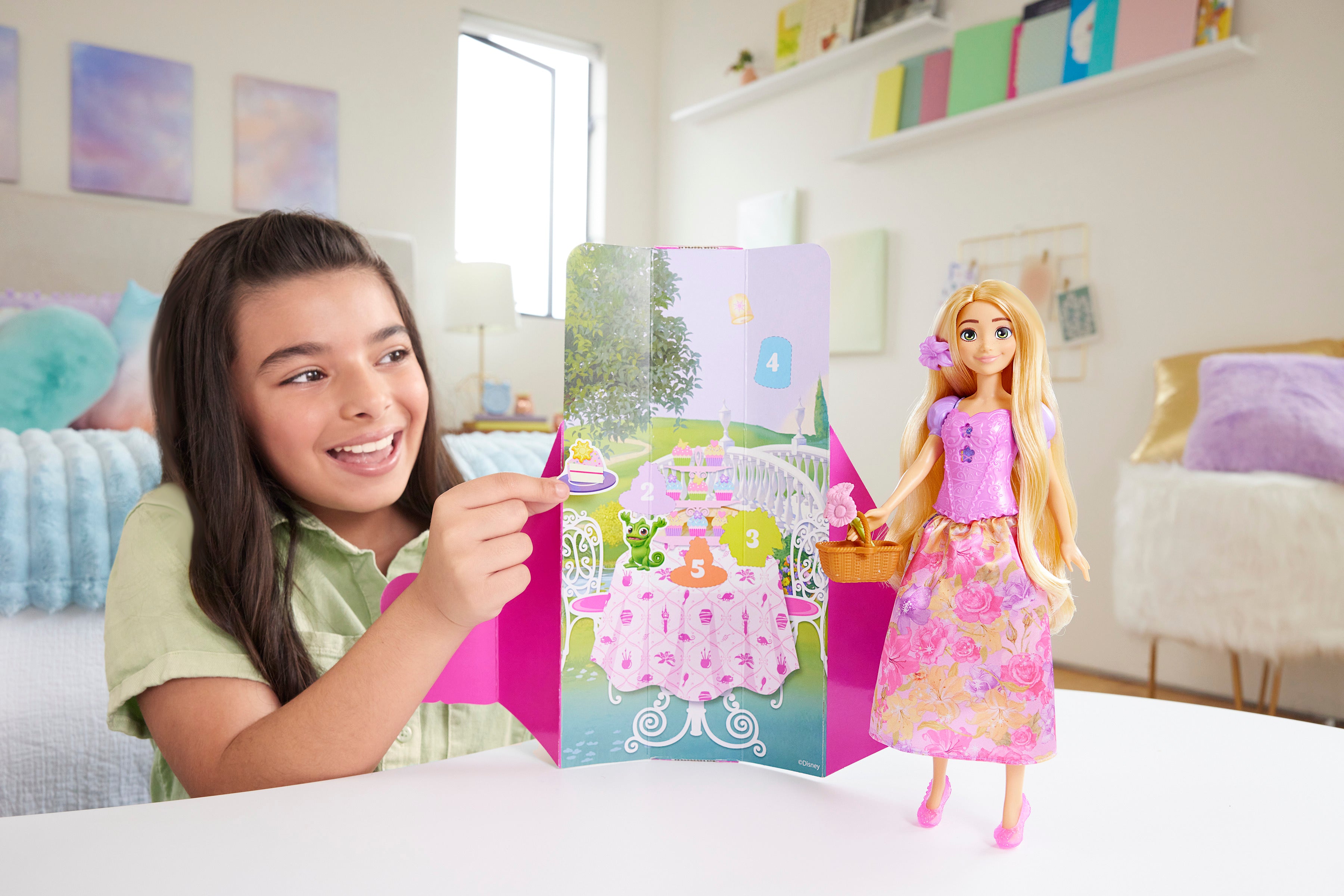 Disney Princess Spin & Reveal Rapunzel Doll Set
