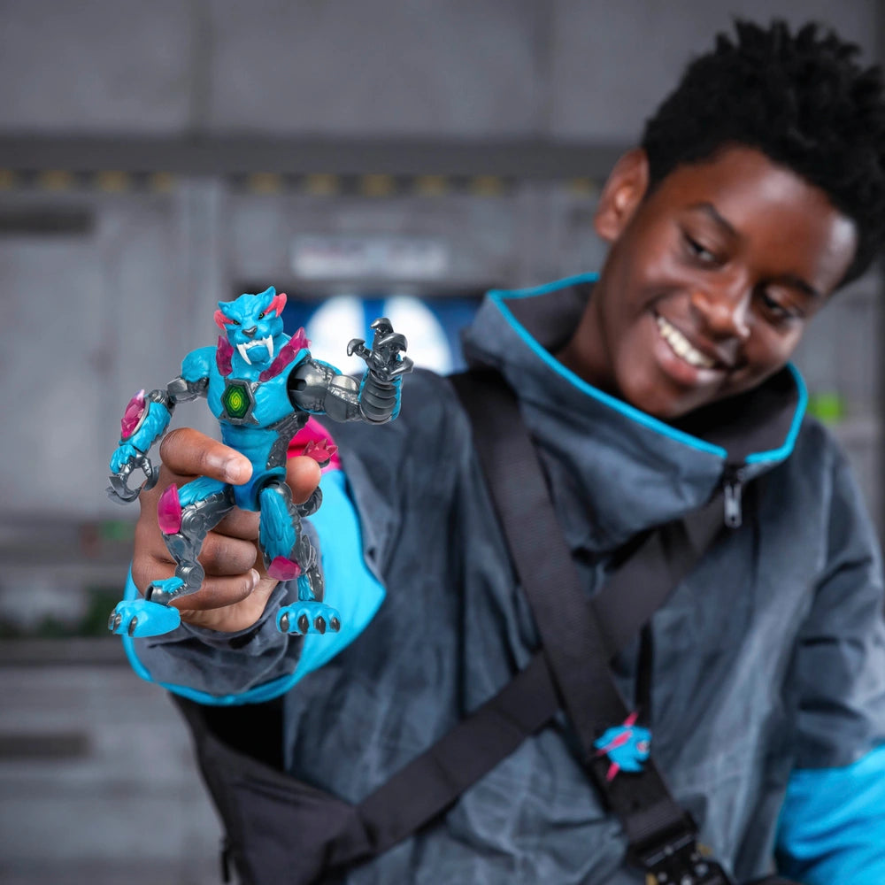 Mrbeast Lab Mutators: Mutation Chamber Iconic Panther Action Figure