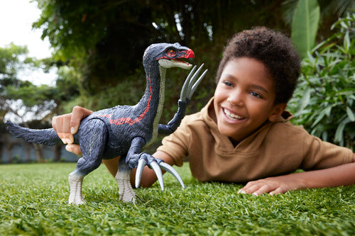 Jurassic World Chaos Theory Dinosaur Action Figure Slash 'N Roar Therizinosaurus