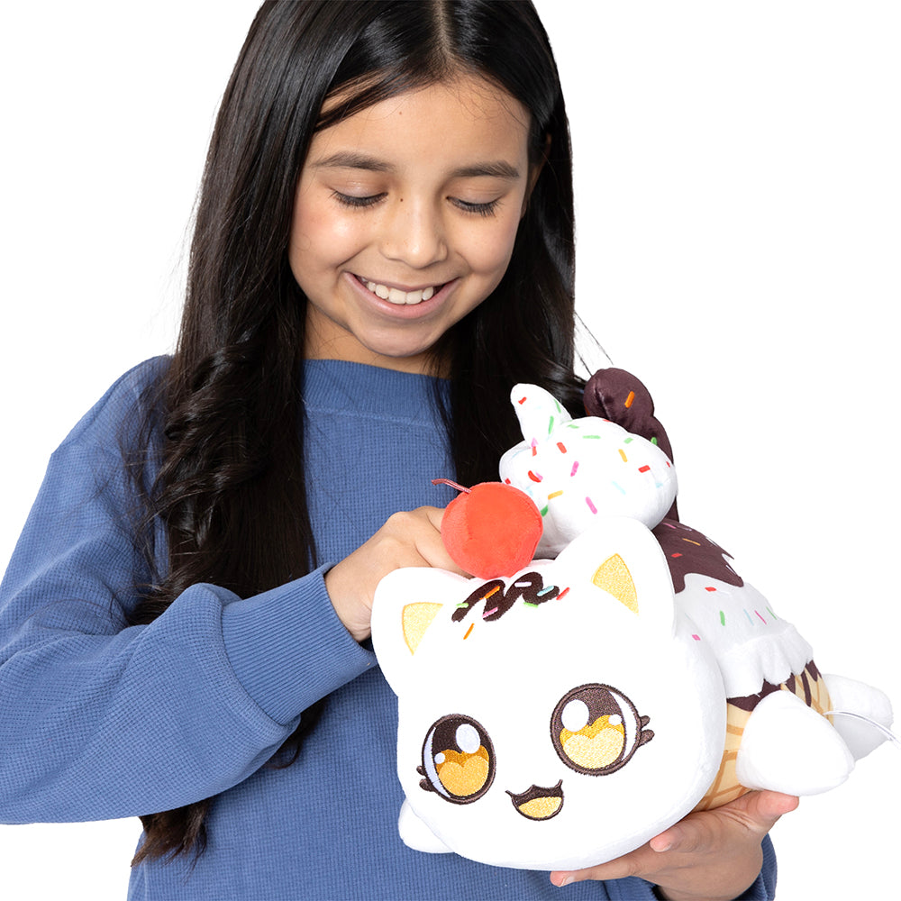 Aphmau 11”  Mystery Plush – Ice Cream