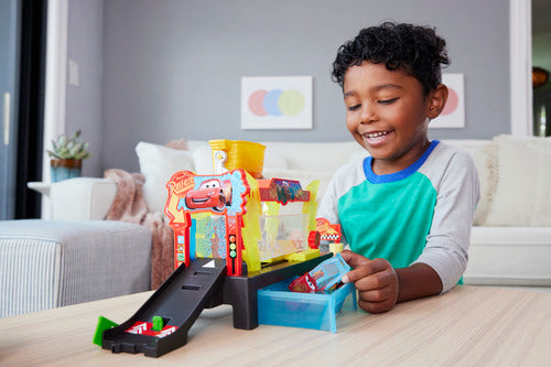 Disney Cars Colour-Changing Race Ready Car Wash Playset