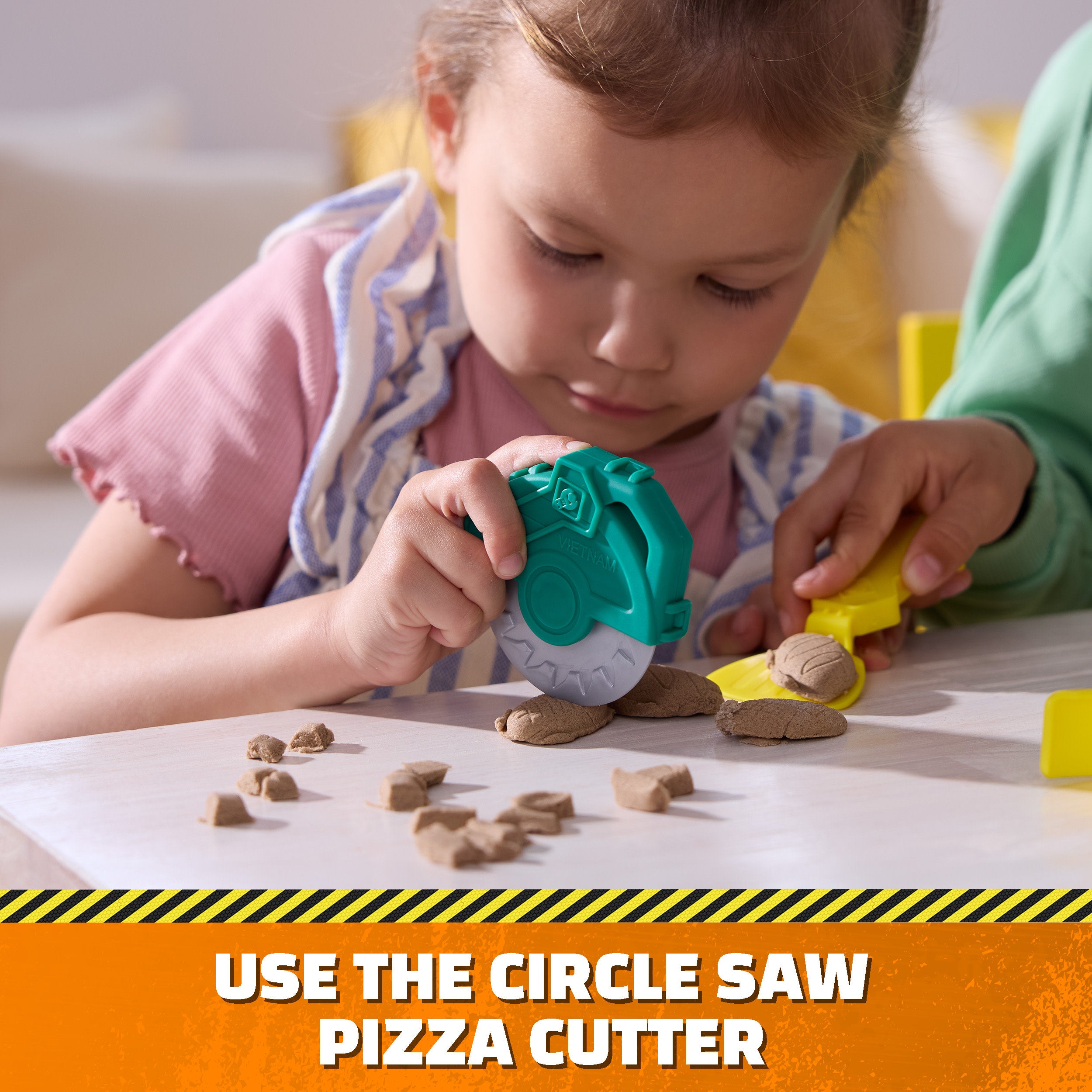 Rubble And Crew, Growlin’ Grub Food Truck Kinetic Sand Playset