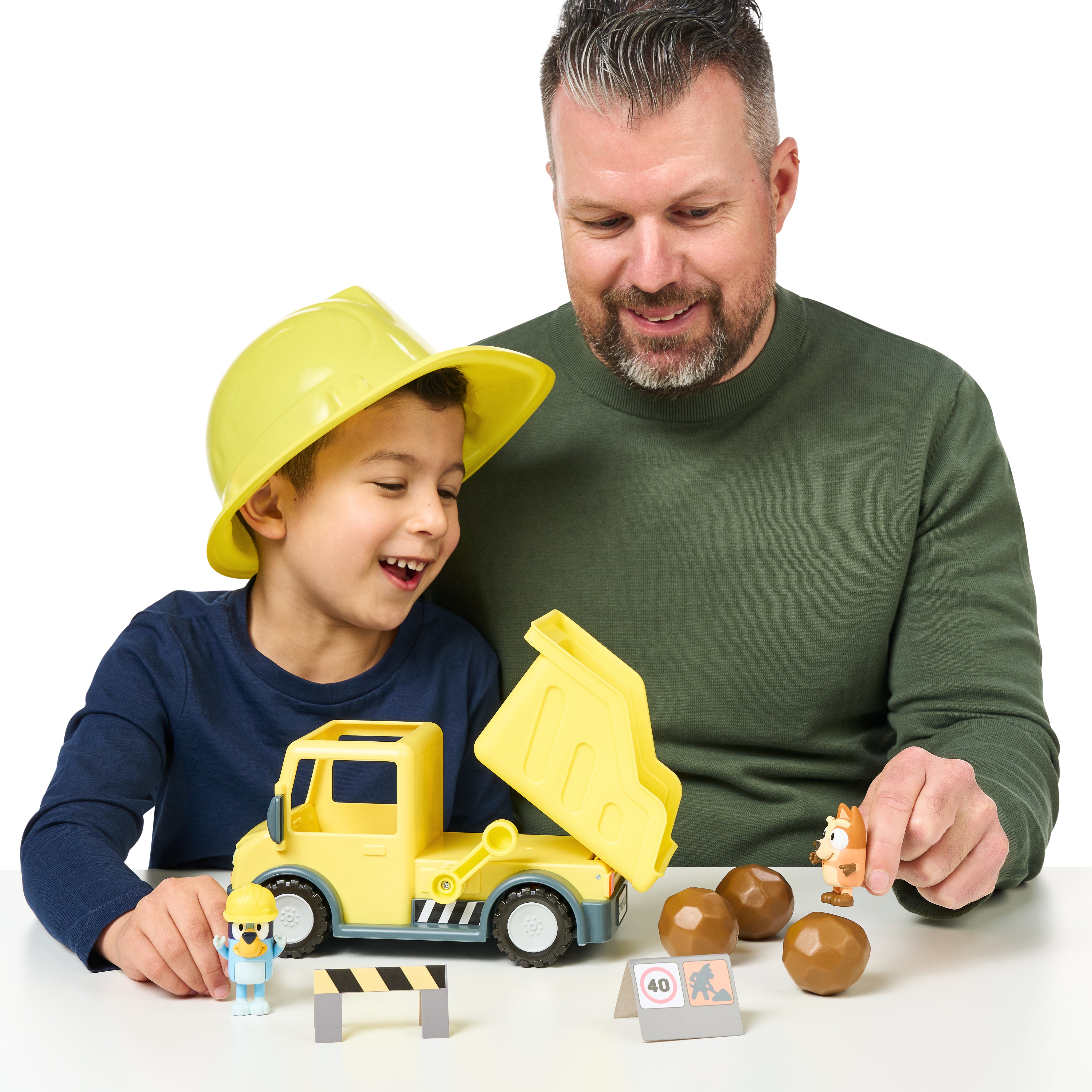 Bluey's Dump Truck With Exclusive Hard-Hat Bluey And Muddy Bingo Figures