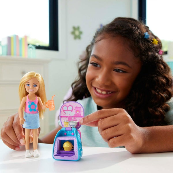 Barbie Chelsea Doll Family & Friends Cupcake Baking Backpack Playset
