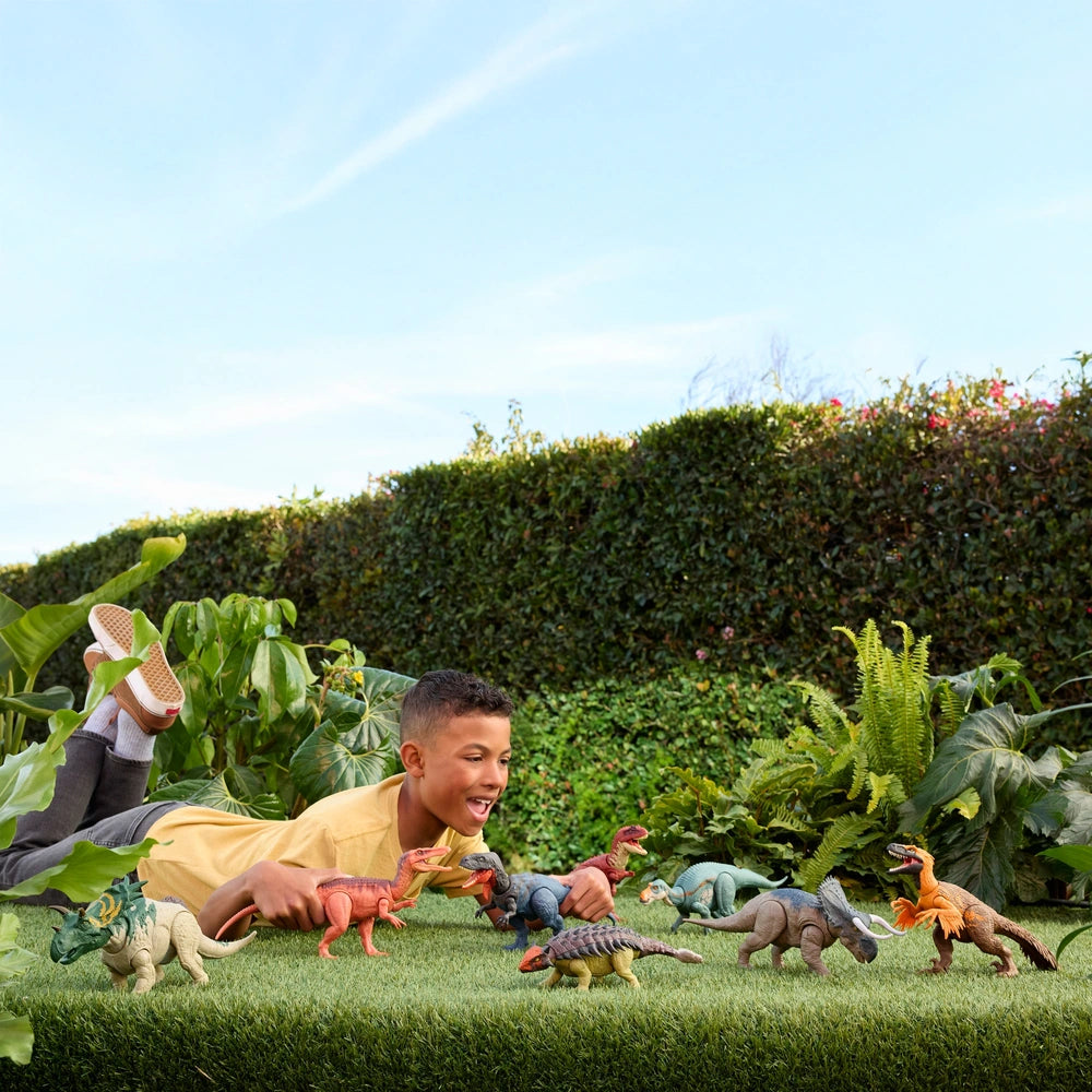 Jurassic World Rebirth Wild Roar Dinosaur Action Figure Utahraptor