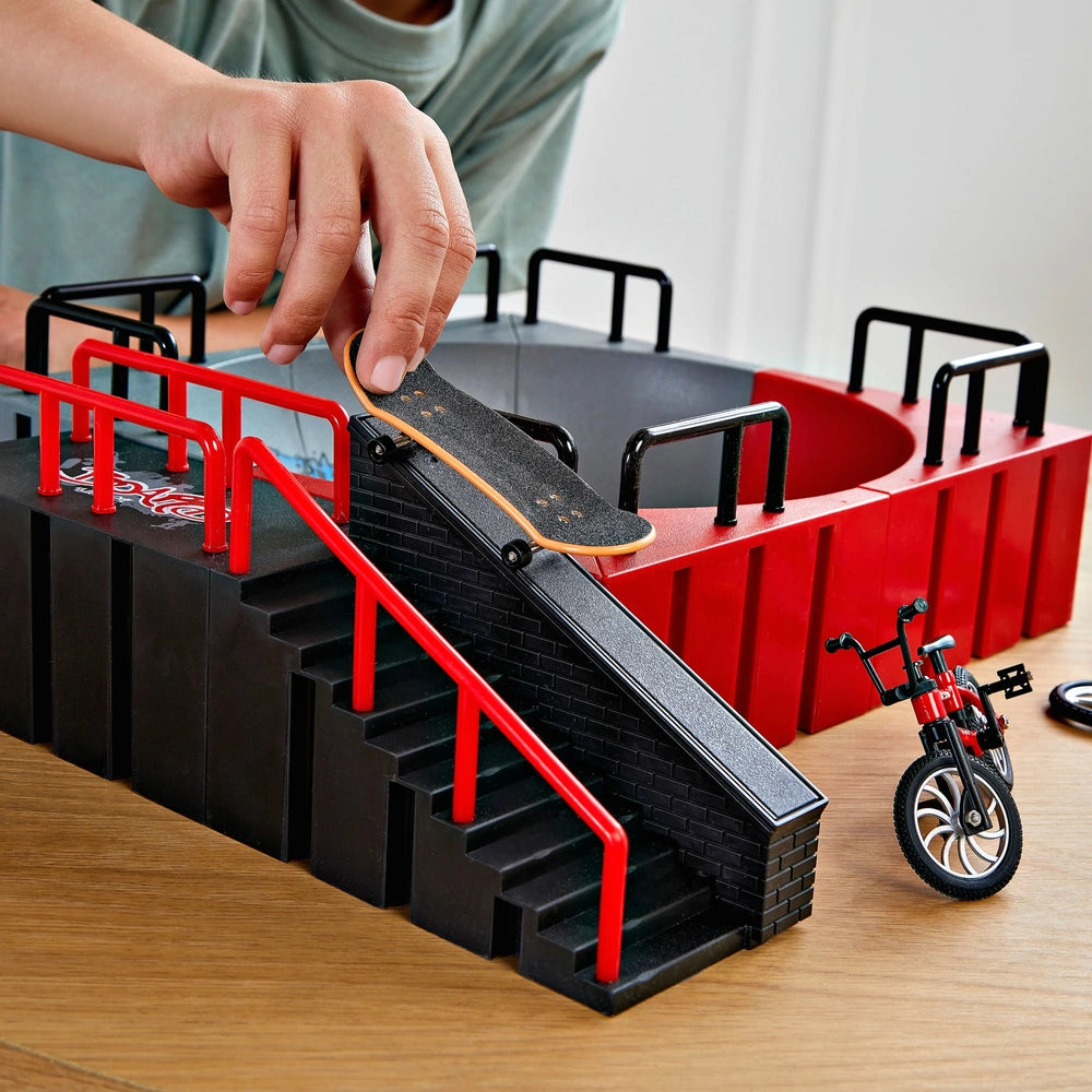Skate Park Skate Bowl Finger Skateboard Set