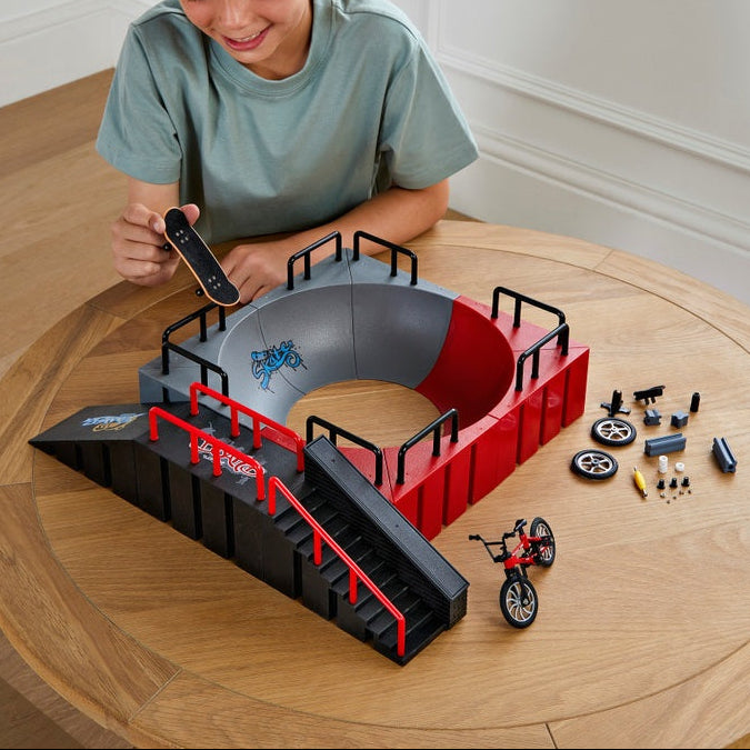 Skate Park Skate Bowl Finger Skateboard Set