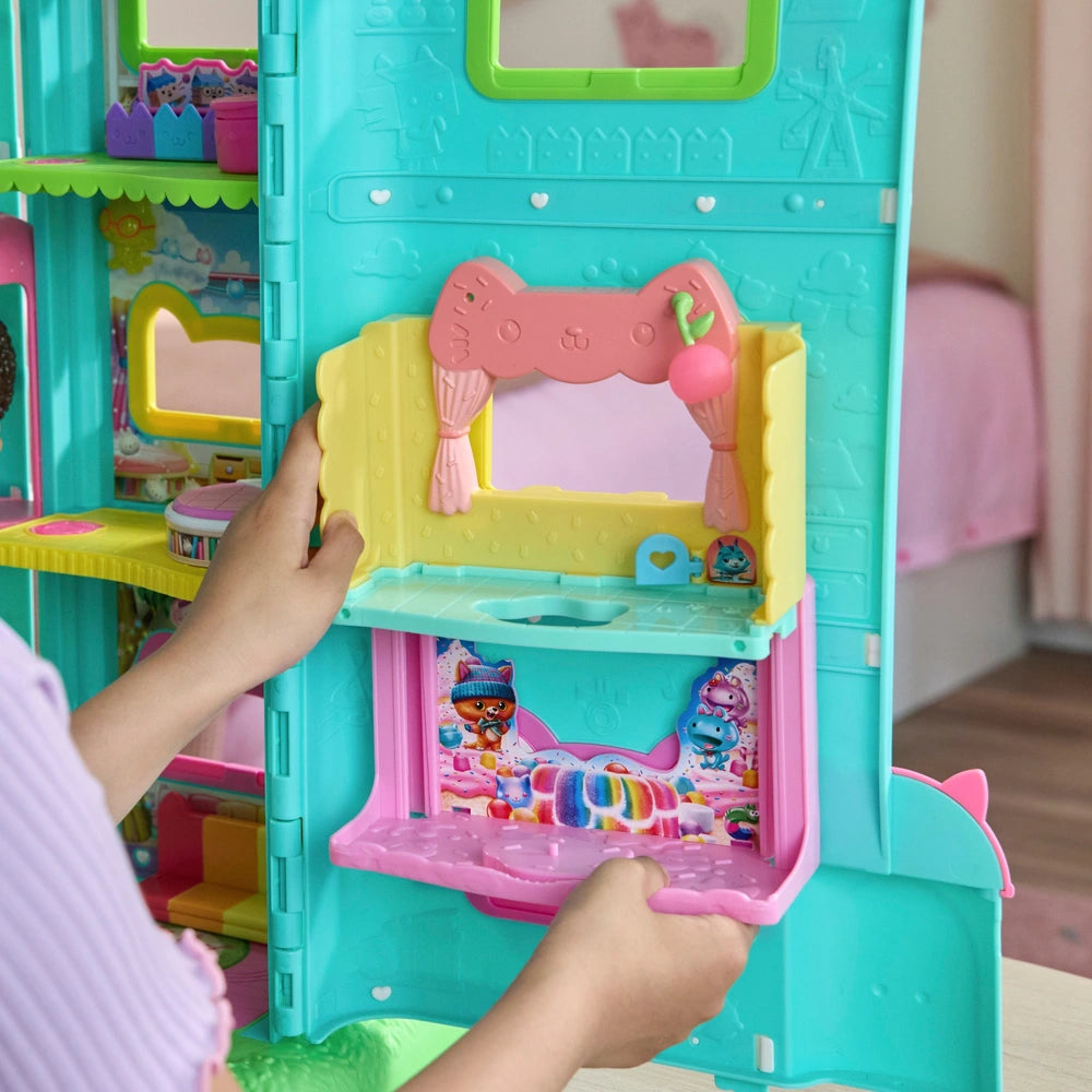 Gabby's Dollhouse: The Movie Playset Cakey's Sprinkle Cake-Tastic Kitchen