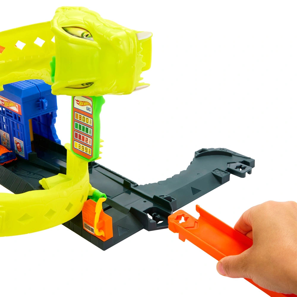 Hot Wheels City Snake Spiral Attack Playset