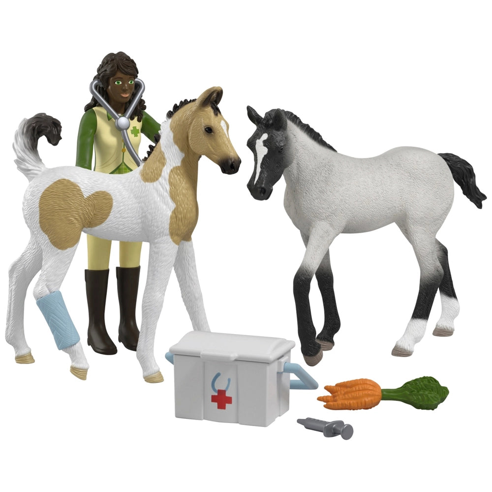 Schleich Horse Club 42777 Sarah's First-Aid Kit Set
