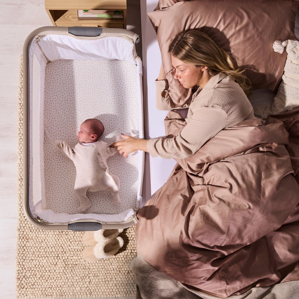 Tutti Bambini Cozee Lite Bedside Crib Latte