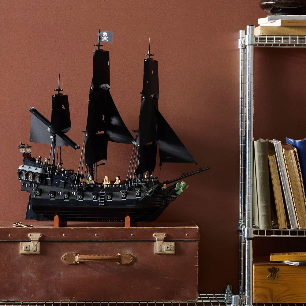 Lego Icons 10365 Captain Jack Sparrow's Pirates Of The Caribbean Ship Set For Adults